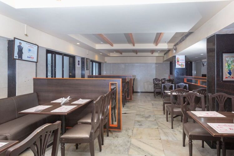 hotel raaj bhaavan nungambakkam