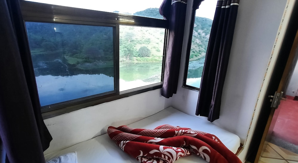 lake alpi resort kumbhalgarh