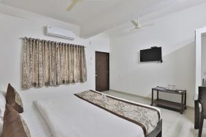Hotel Star Palace,Stop At Hotel Star Palace To Discover The Wonders Of Rajkot. Featuring A Complete List Of Amenities,,2 star