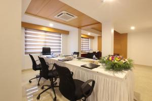 Hotel Park Residency,Ramanattukara>>Kozhikode,3 star