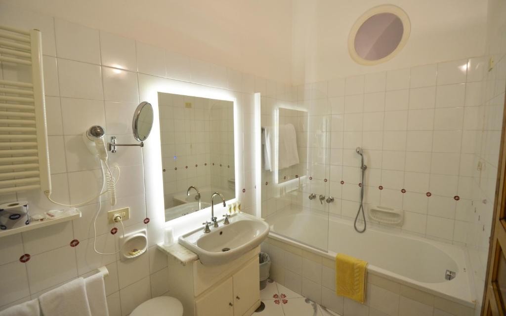 gatto bianco hotel and spa