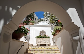 gatto bianco hotel and spa