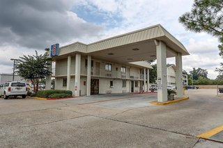 super 6 inn and suites baton rouge
