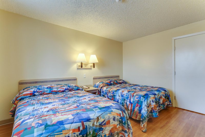super 6 inn and suites baton rouge