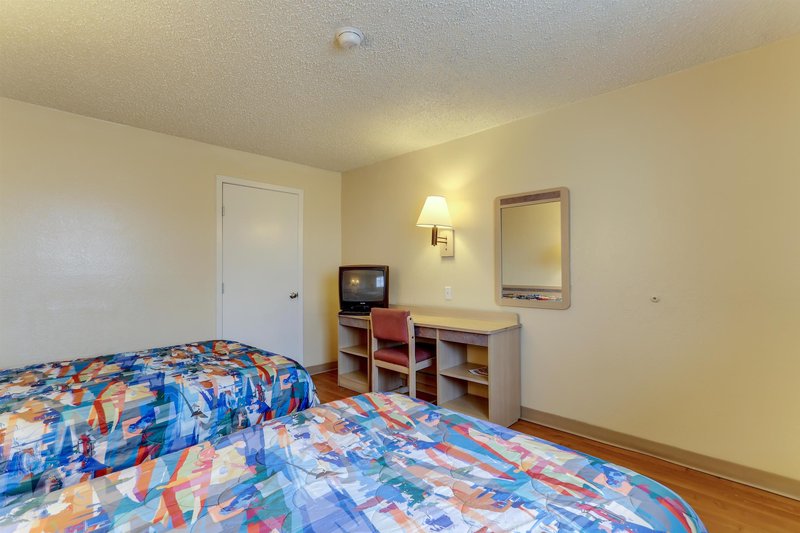 super 6 inn and suites baton rouge