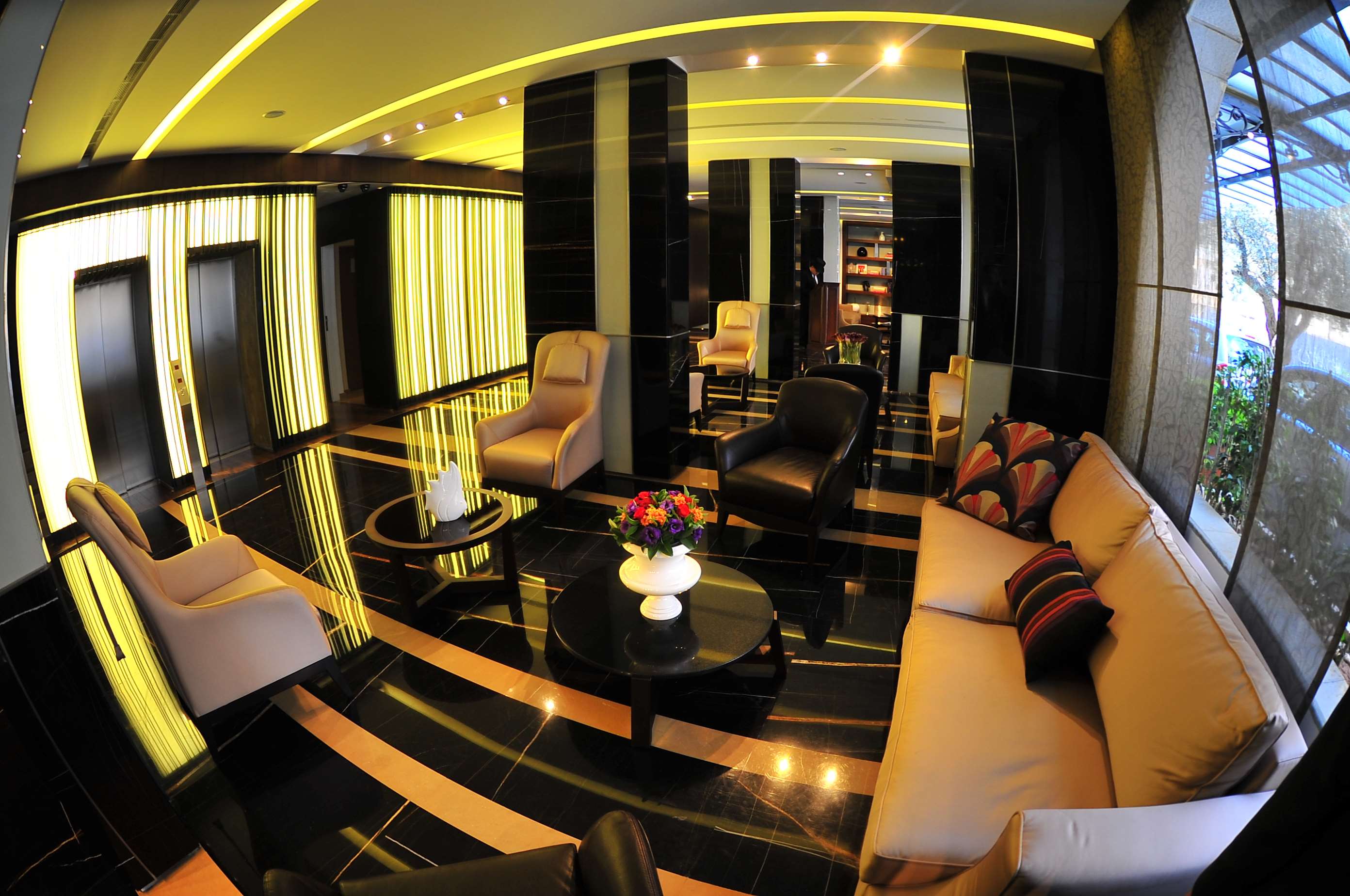 lancaster hotel raouche