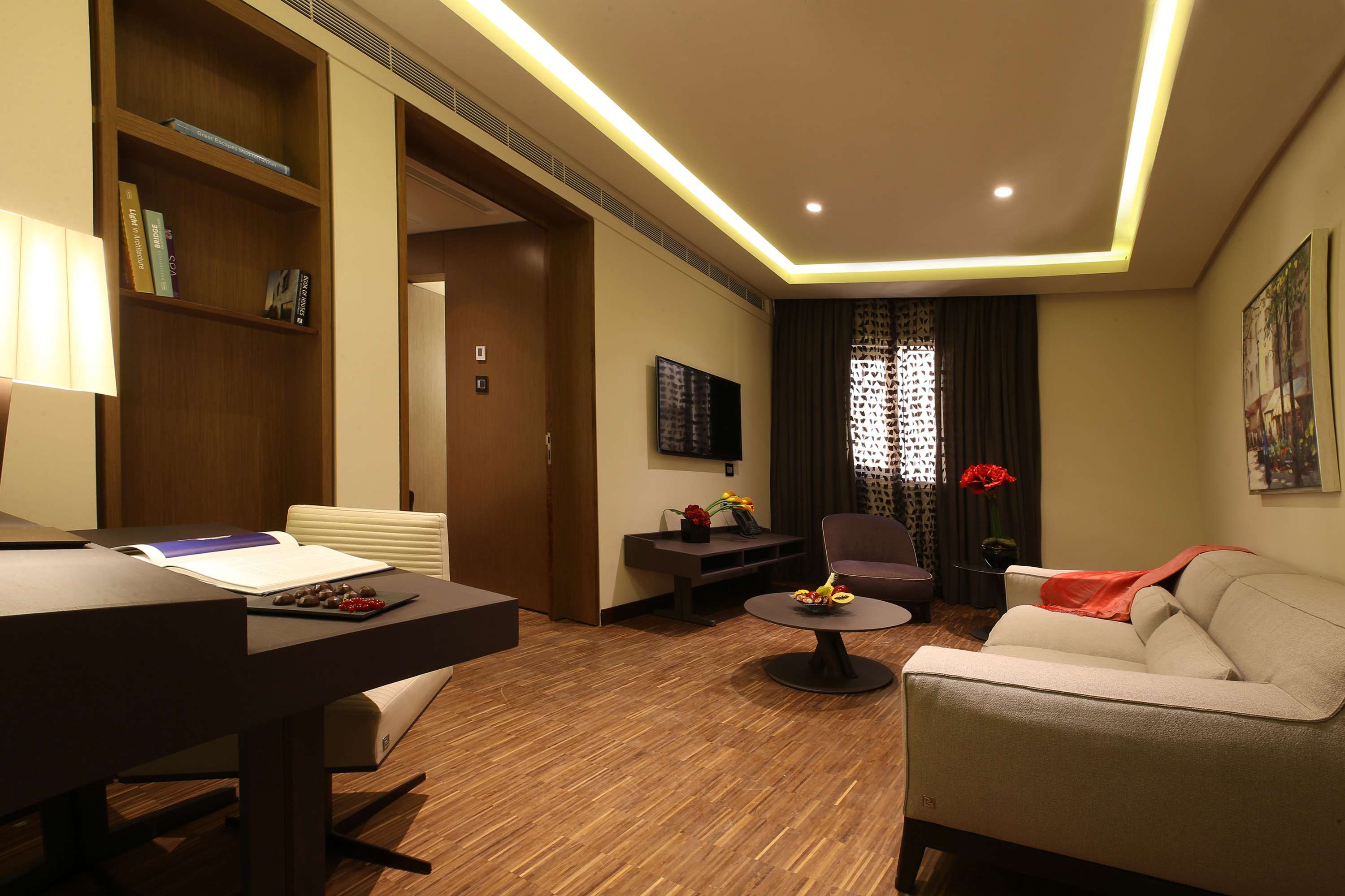 lancaster hotel raouche