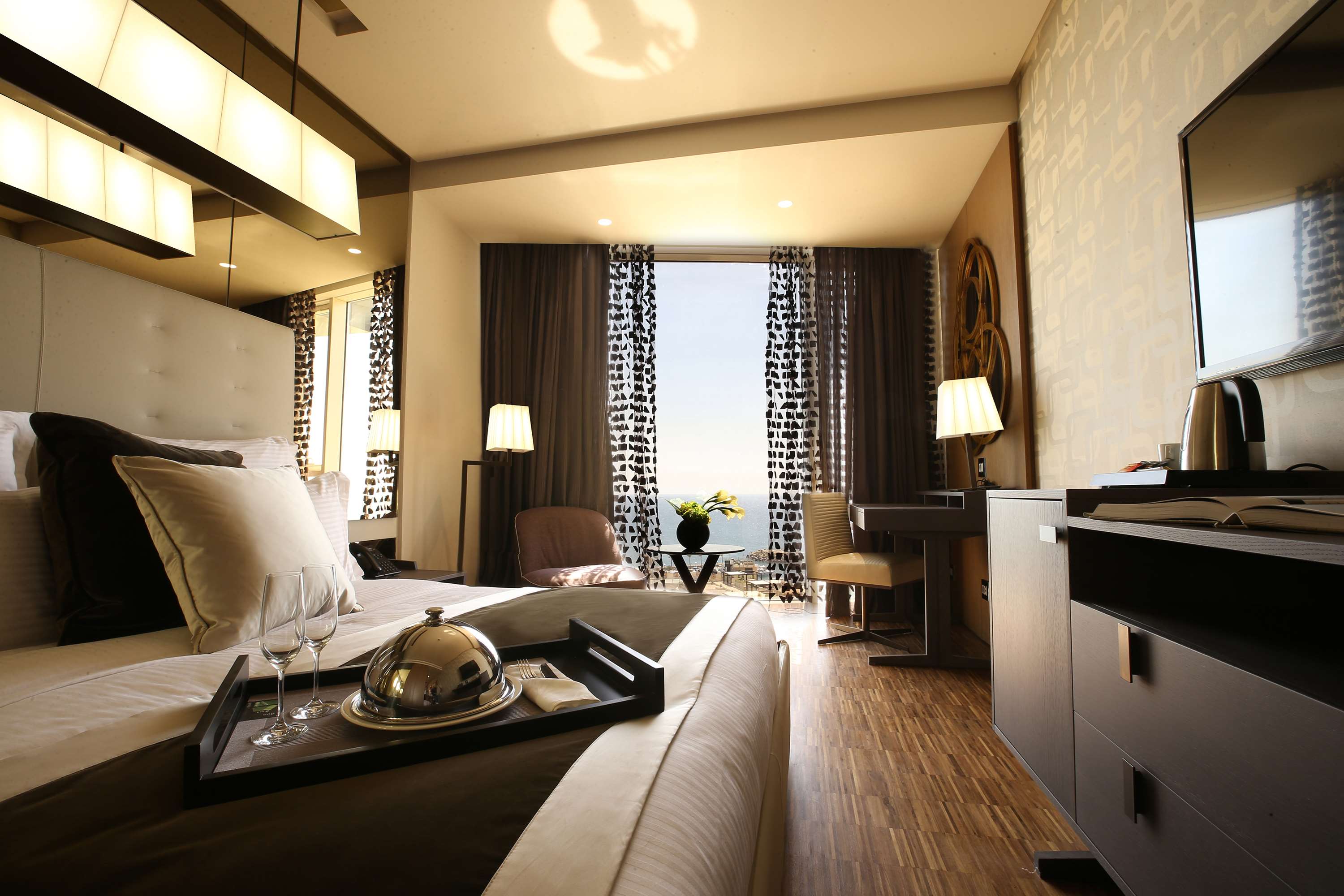 lancaster hotel raouche
