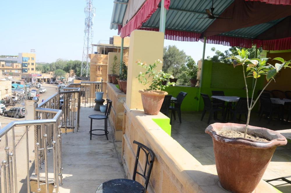 raj safari desert camp