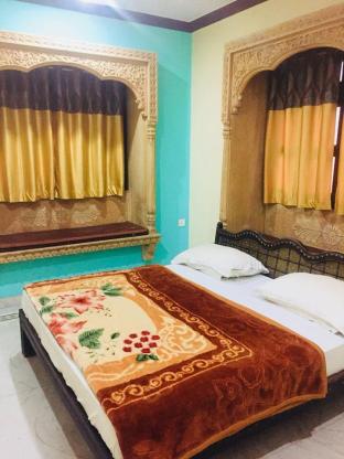 raj safari desert camp