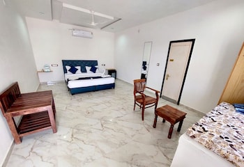 sheesh mahal desert camp