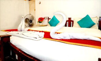 Sheesh Mahal Desert Camp,Sam,3 star