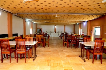 sheesh mahal desert camp