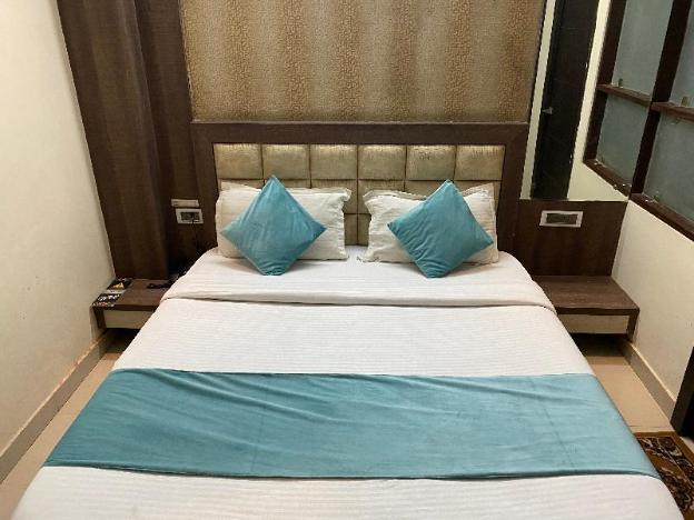 hotel royal galaxy