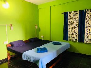 Savitri Guest House,Arambol>>Ajgaon,1 star