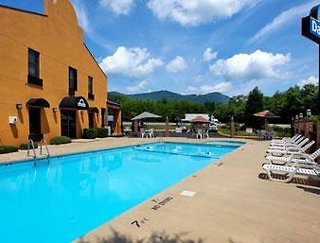 columbus inn and suites