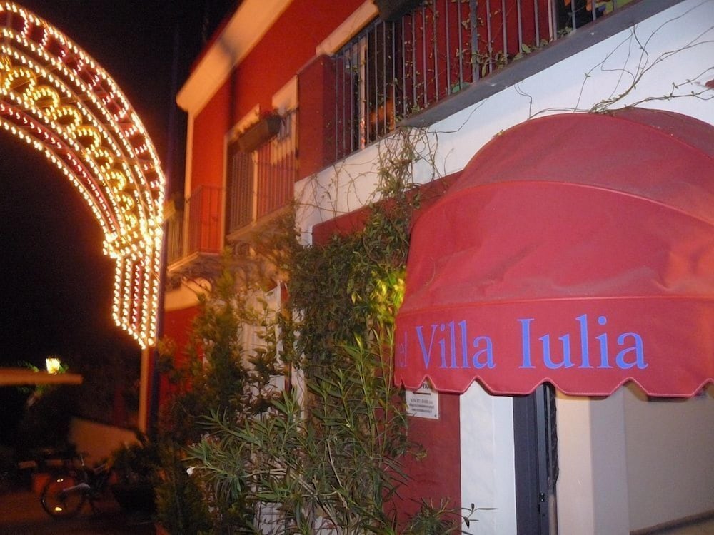 hotel villa iulia