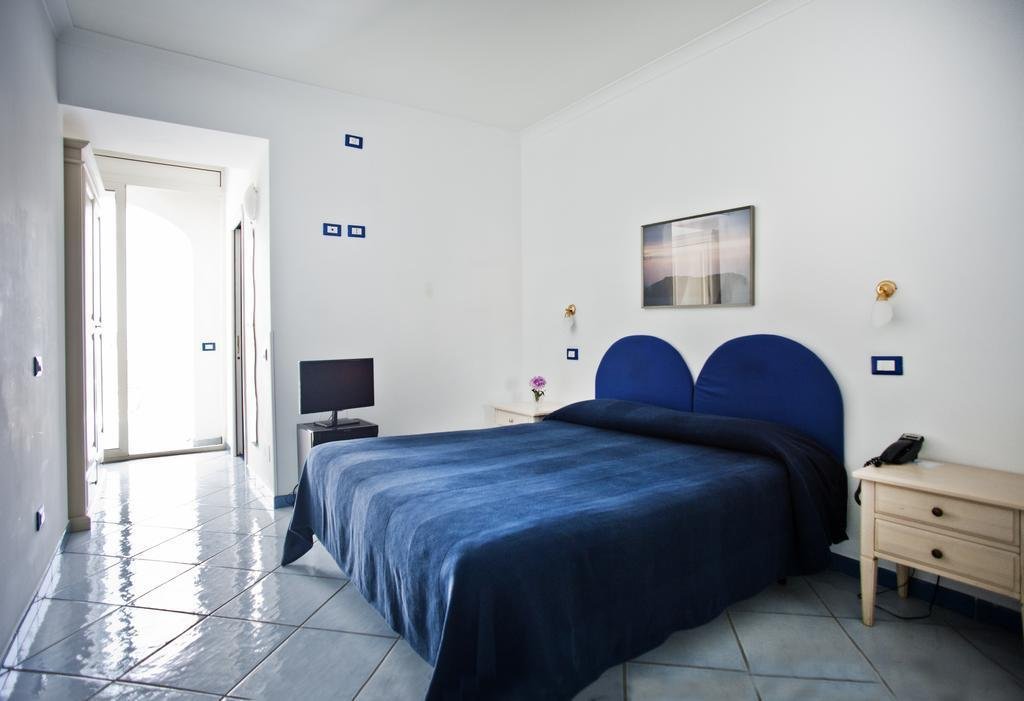 Hotel Villa Iulia,Ischia>>Forio,3 star