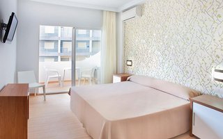 hotel rh riviera recommended for adults