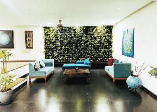 aura corporate suites