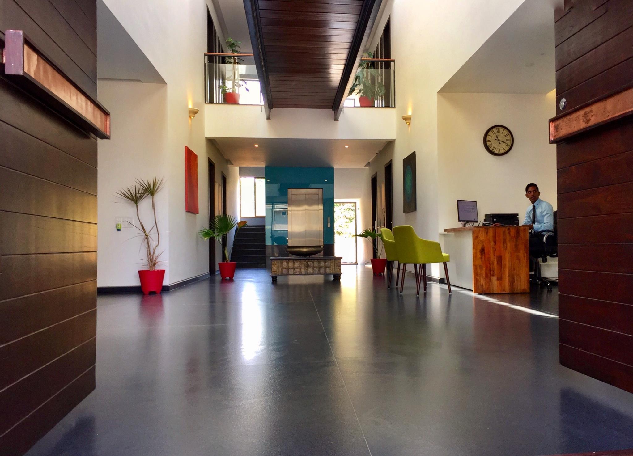 aura corporate suites