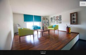 aura corporate suites