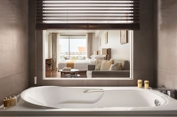 hotel emion phnom penh