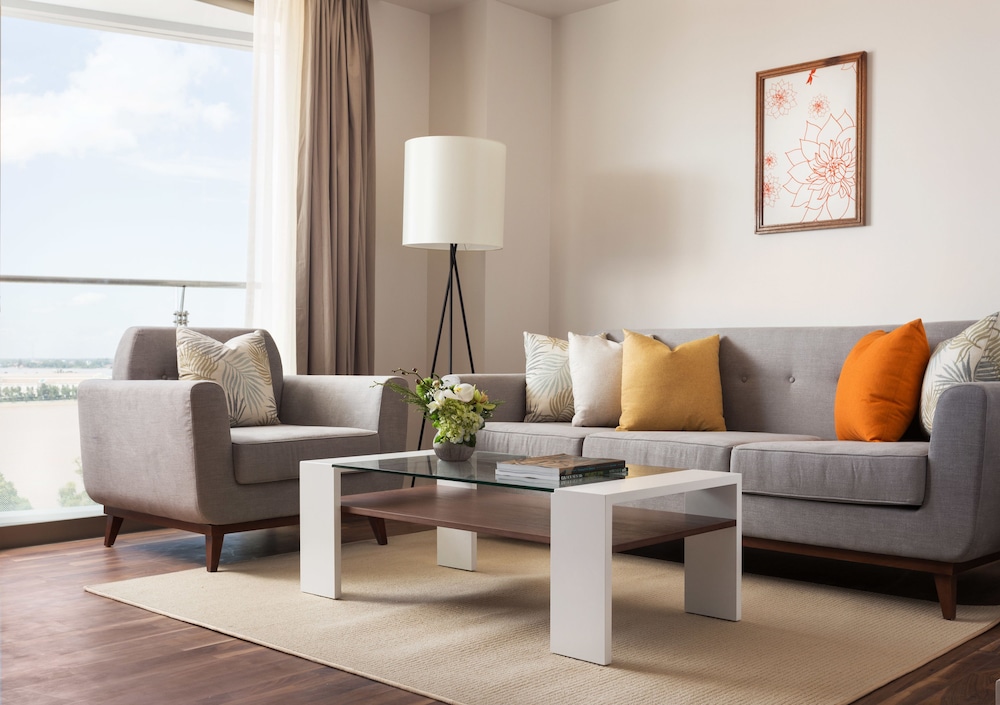 hotel emion phnom penh