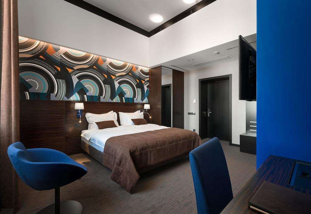bank hotel