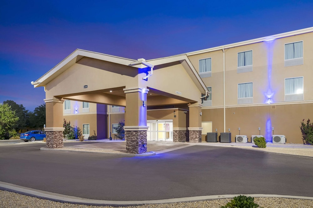 quality inn and suites carlsbad caverns area