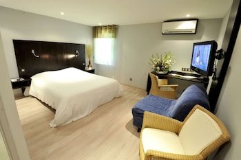 cottage hotel