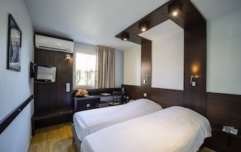 cottage hotel
