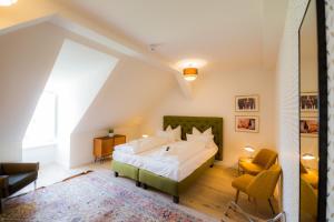 Luis Stadl,Regensburg>>Bavaria,2 star