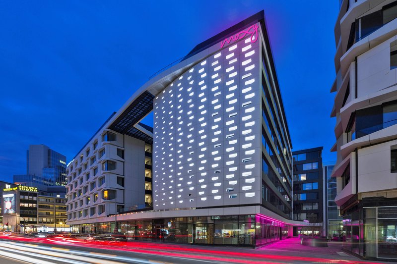 moxy frankfurt city center