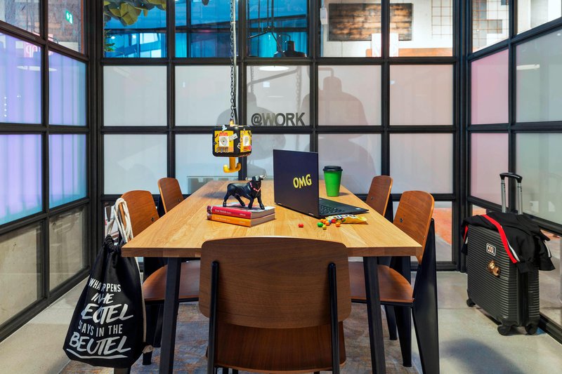 moxy frankfurt city center