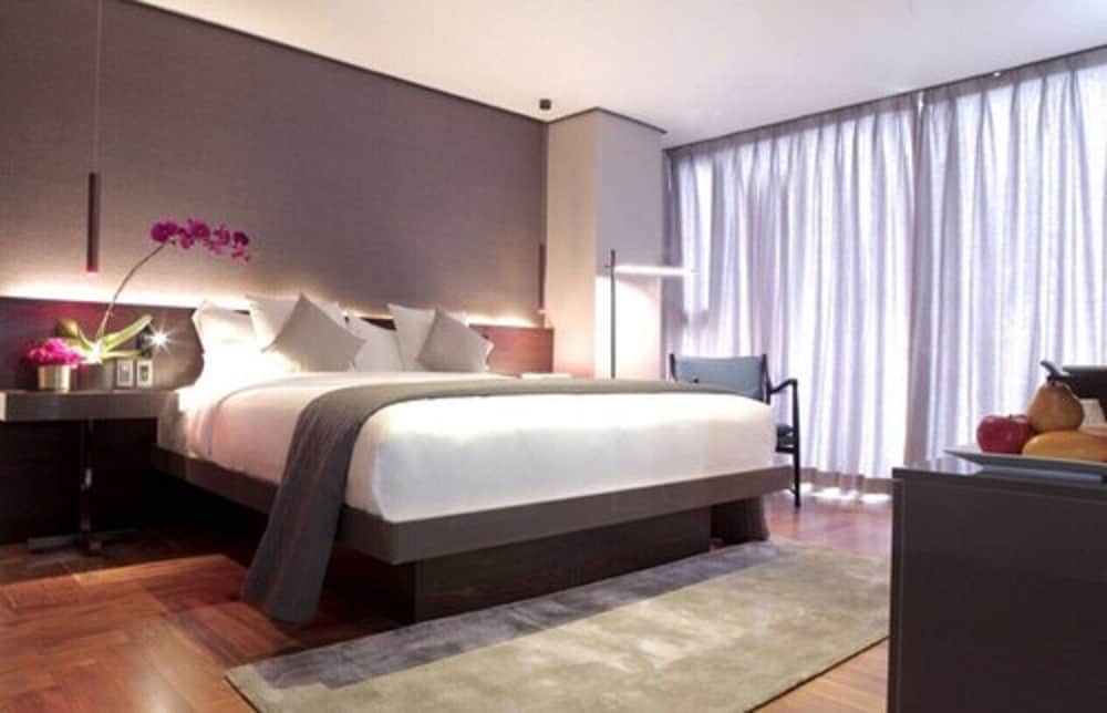 ramada encore makati