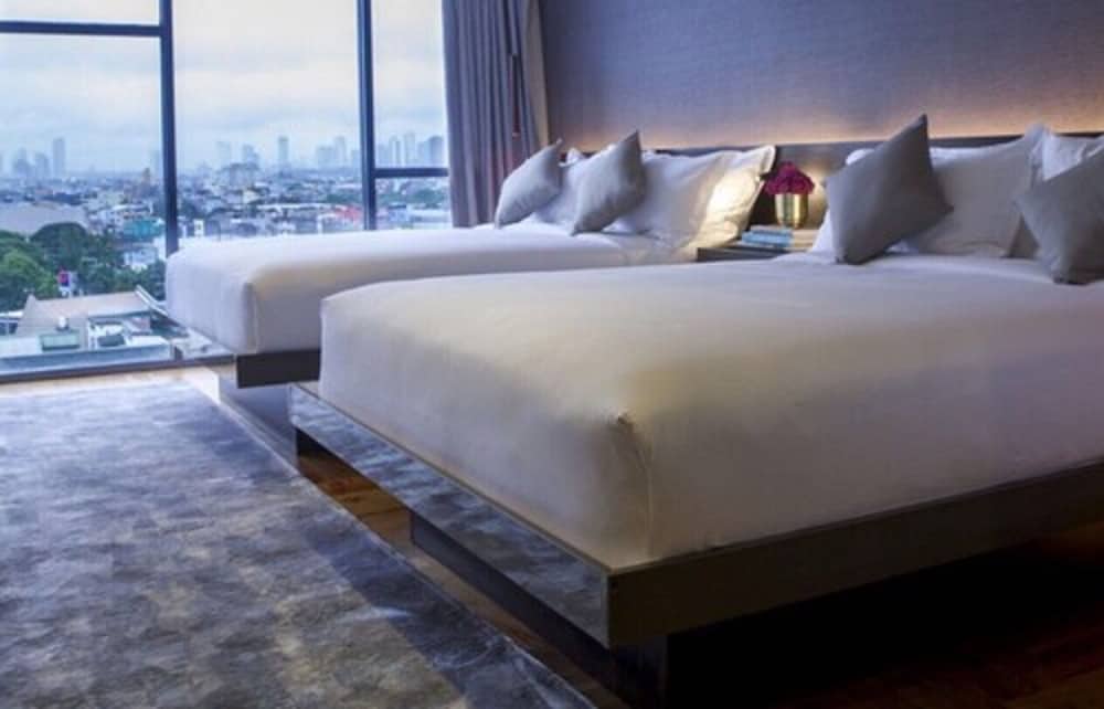 ramada encore makati