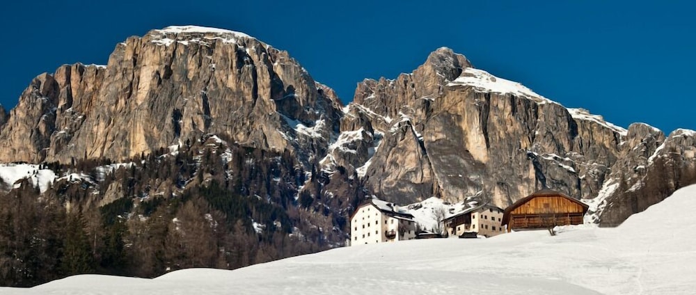 hotel miramonti corvara