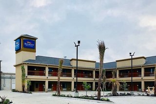 baymont by wyndham houston hobby airport