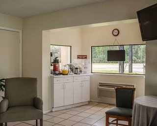 Econo Lodge Crystal River,Crystal River>>Crestview,2 star