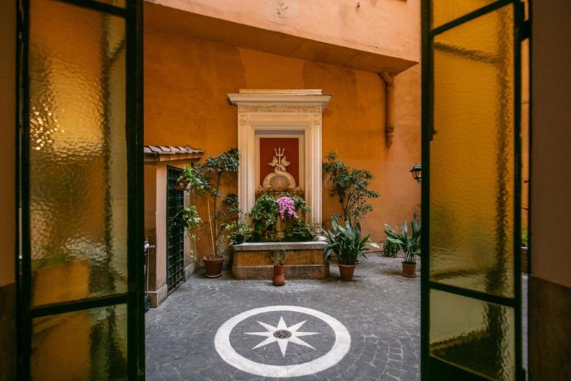 piccola navona roof garden