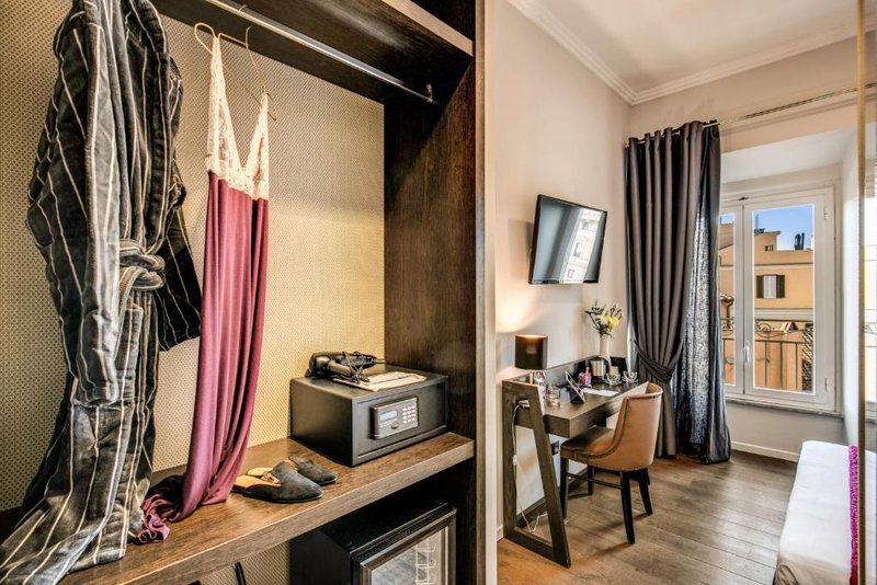 piccola navona roof garden