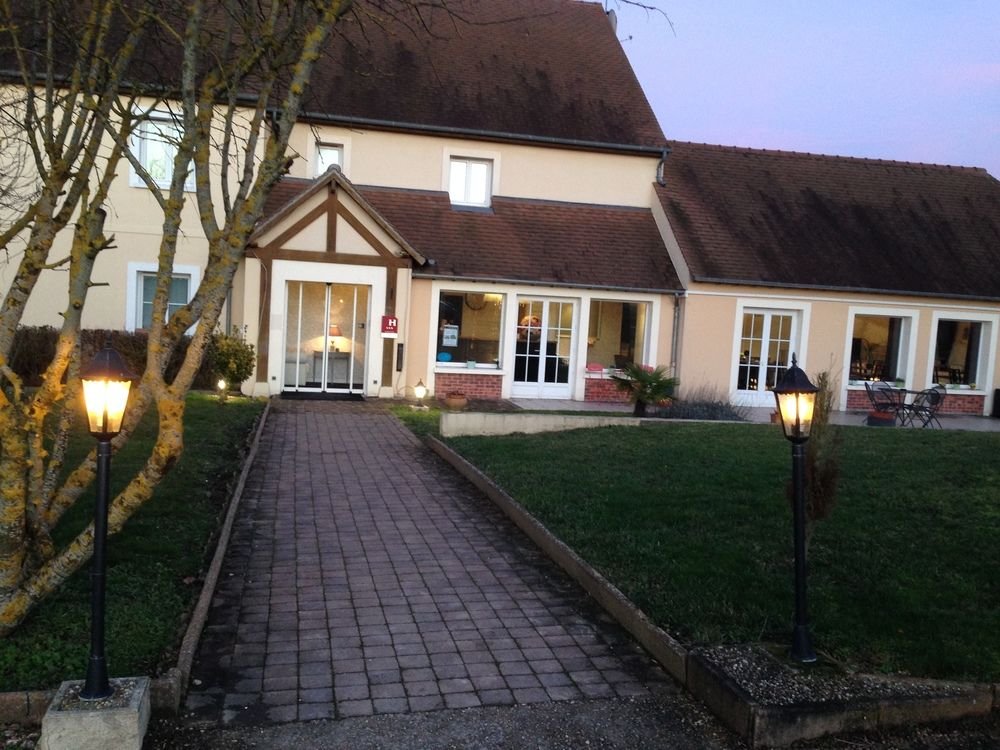 Hotel Hapy,Dreux>>Chartres,3 star