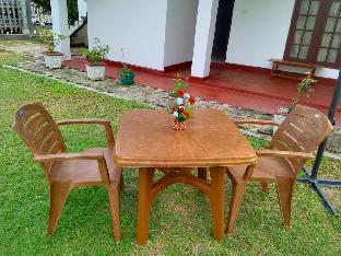 randi guest house mirissa beach