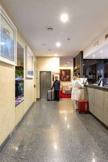 hotel club