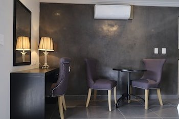 villa moyal