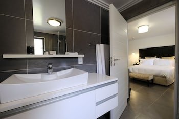 villa moyal