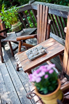 lily creek lodge