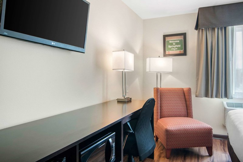 econo lodge inn and suites