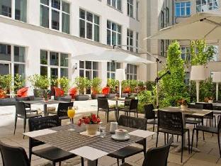 adina apartment hotel berlin checkpoint charlie